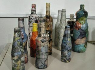 oficina ensinou a transformar garrafas em materiais decorativos